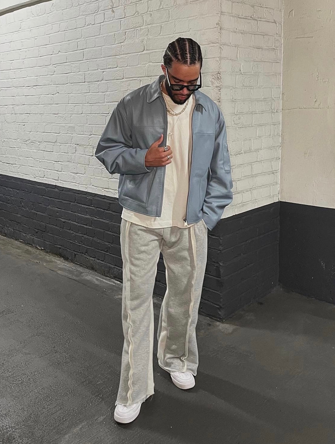Superstar baggy straight panelled sweatpants in grey